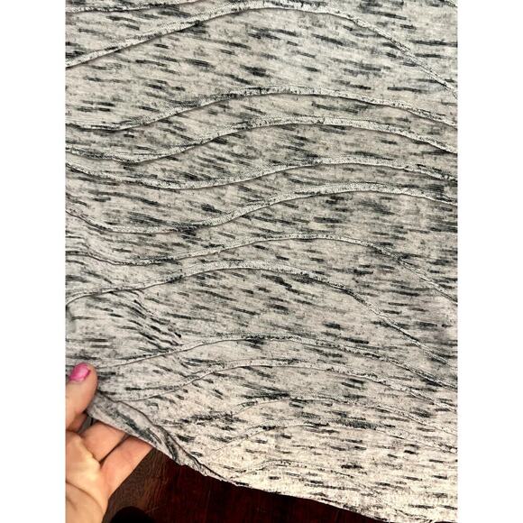 Simply Vera Gray Textured 3/4 sleeve top Petite Large - Picture 6 of 6